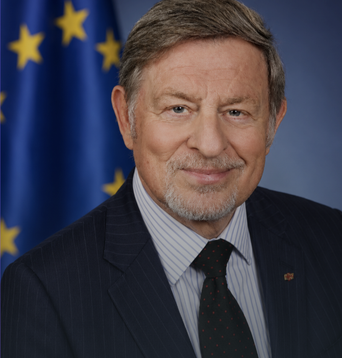 Dr. Bernd Mützelburg